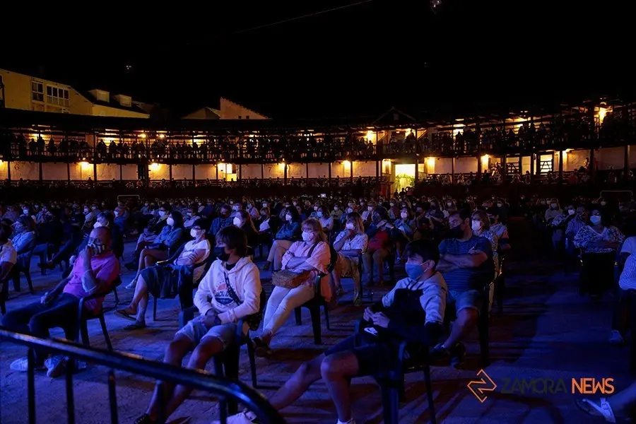 Actuación Álex Clavero en Las noches de Toro (3)