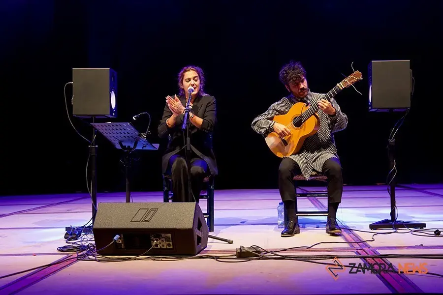 Actuación Alba Molina en Las noches de Toro (1)