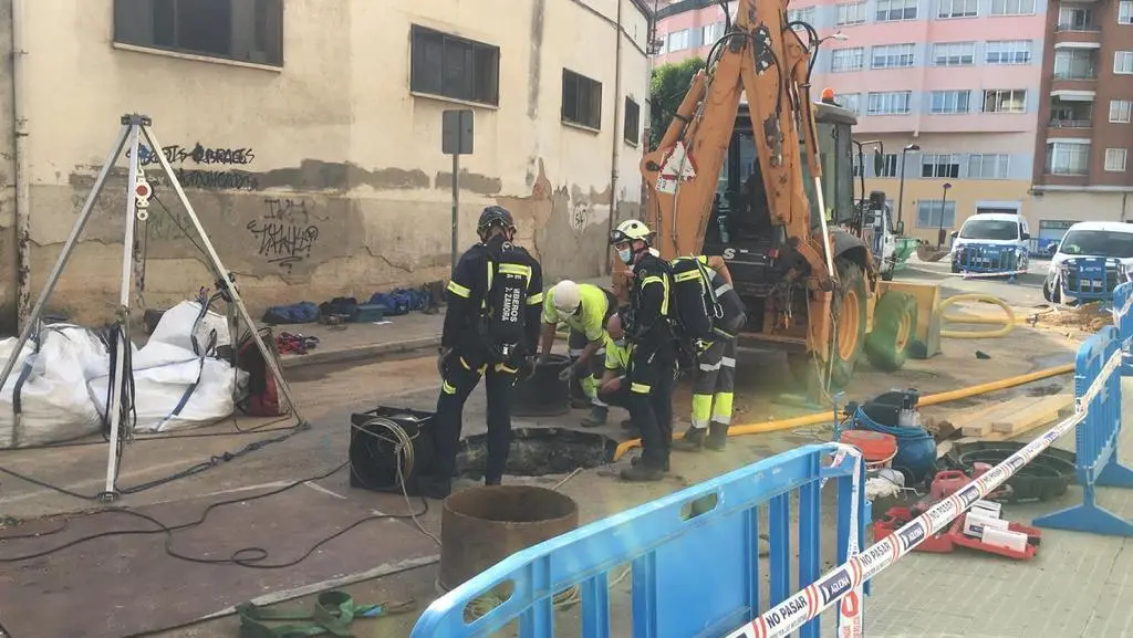bomberos y aquona campo de marte (3)