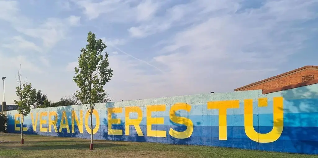 Mural en la piscina de Morales de Toro