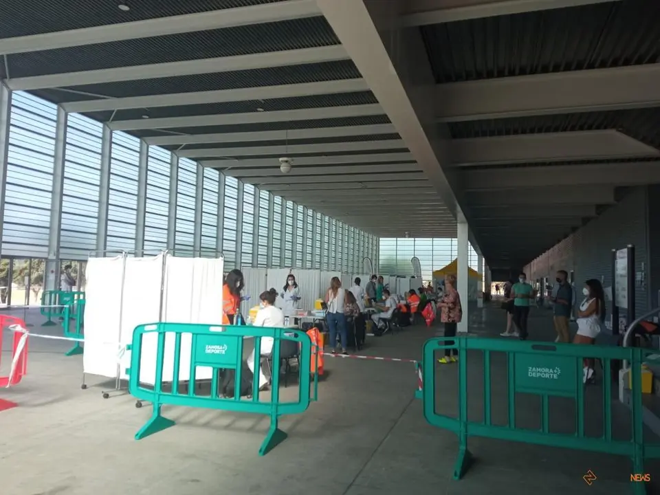 Vacunódromo de IFEZA llamada a los veinteañeros