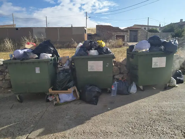 Contenedores en Tardobispo