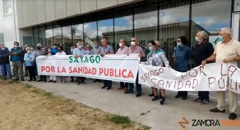 Vecinos de Sayago durante la concentración