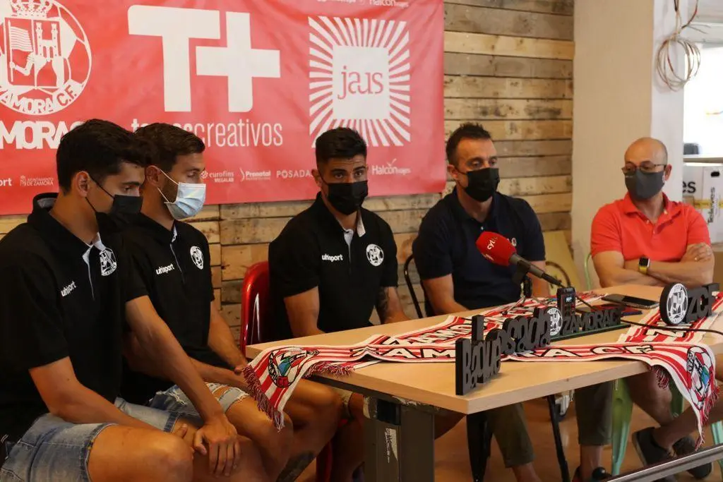 Presentación de los fichajes del Zamora CF, en la sede de Temas Creativos SL