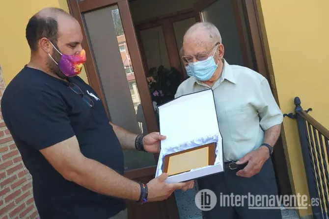 Homenaje a los mayores de Camarzana de Tera. Fotografías: Interbenavente