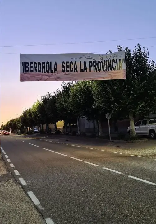 Carretera de acceso a Andavías en la ZA-P-1405
