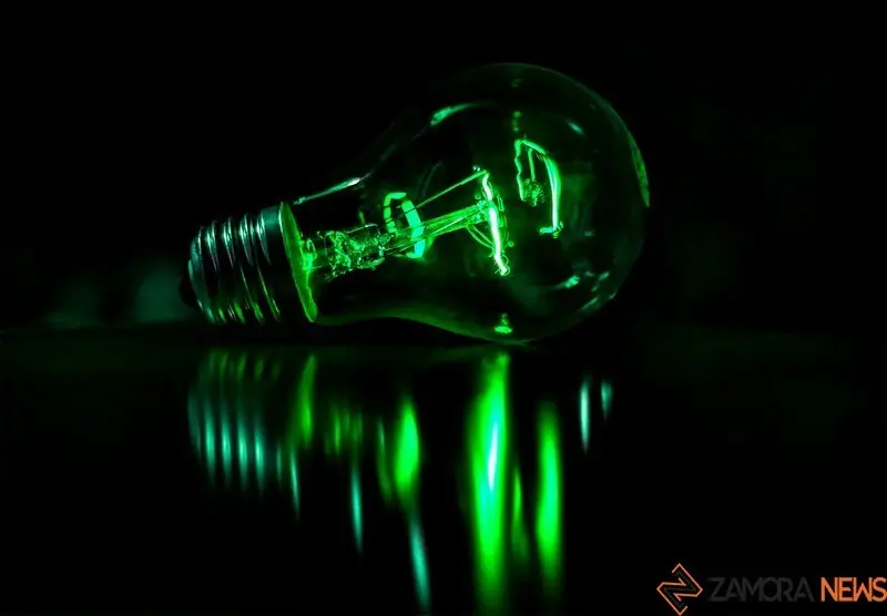Una bombilla encendida. Foto Facua