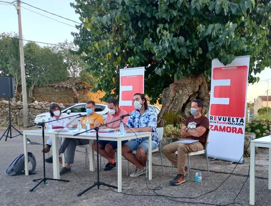 Reunión de la Revuelta Vaciada en Monumenta