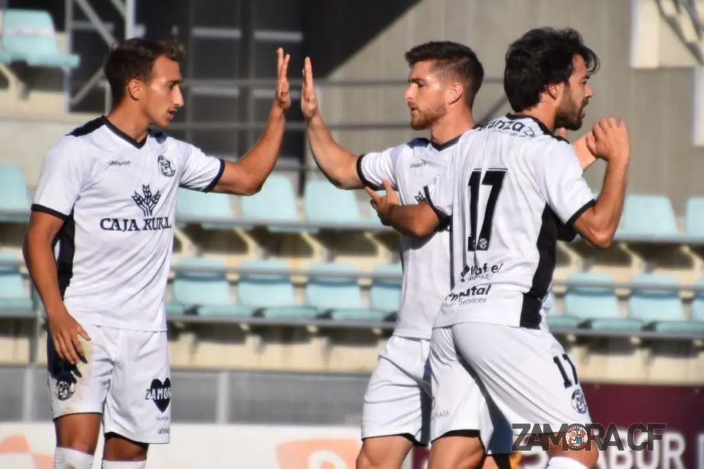 Gol del Zamora CF ante el Palencia Cristo