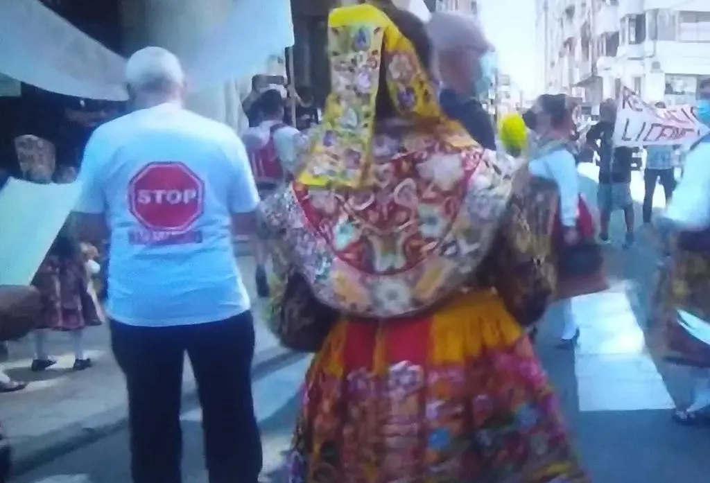 Manifestación de vecinos de Carbajales de Alba en Zamora