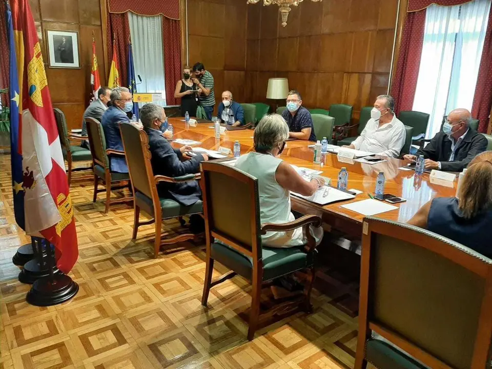 Reunión del secretario de Medio Ambiente en Zamora con los afectados por el embalse de Ricobayo