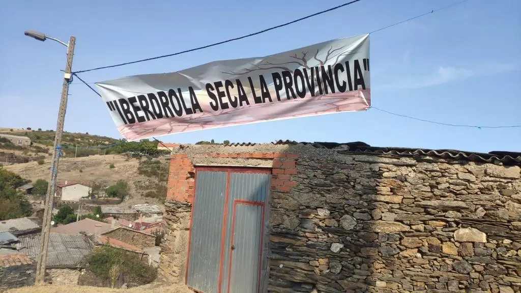 Cartel contra Iberdrola en Videmala