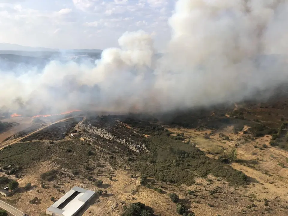 Estado del incendio de Carracedo ofrecido por las BRIF de Tabuyo