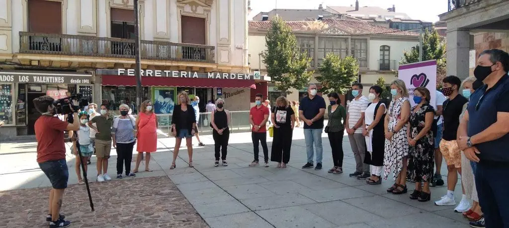 Minuto de silencio por las mujeres y niños afganos