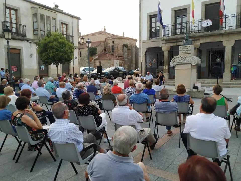 Presentación del "Diccionario del habla de Sayago" en Bermillo. Fotografía: CEDIDA