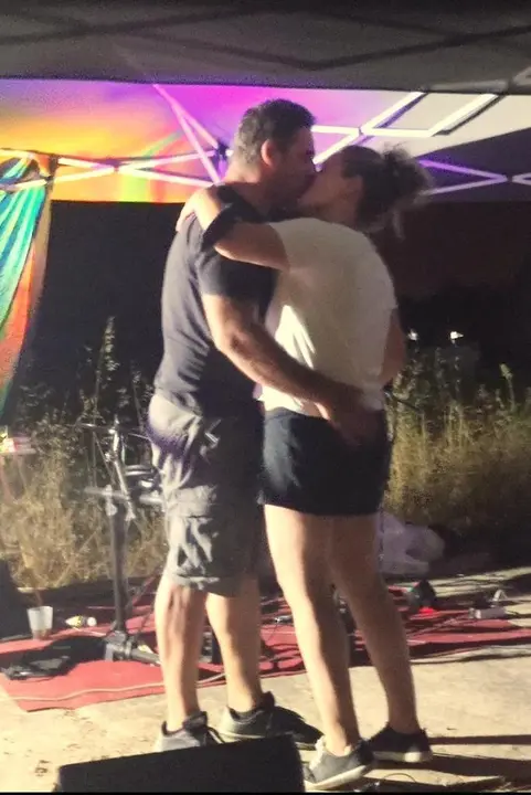 carmen y luismi beso