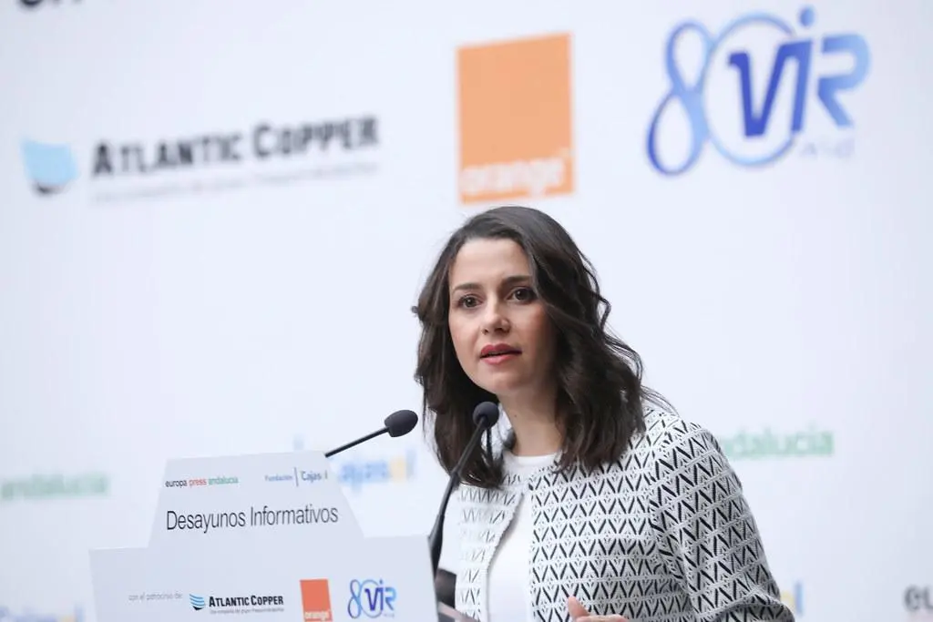 Desayuno Informativo. Inés Arrimadas presenta al vicepresidente de la Junta de Andalucía, Juan Marín.