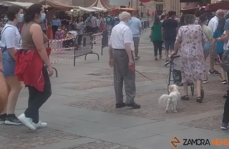 Ciudadanos en el Mercado Romano