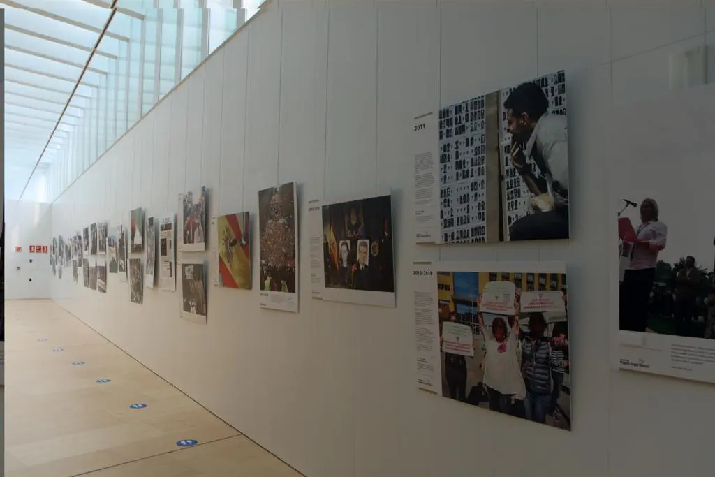 Exposición de "La Voz de las Manos Blancas". | FOTO: Marcos Vicente