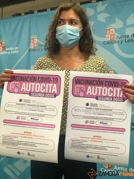La delegada territorial presenta los carteles de autocita para la próxima semana del 13 de septiembre