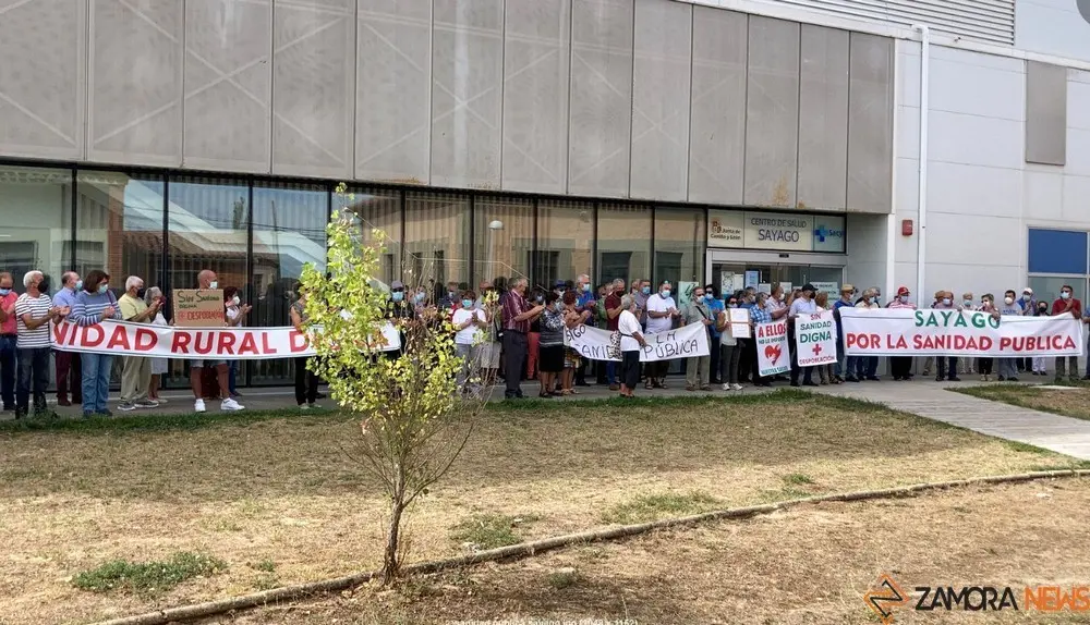 Concentración por la Sanidad Pública en Bermillo
