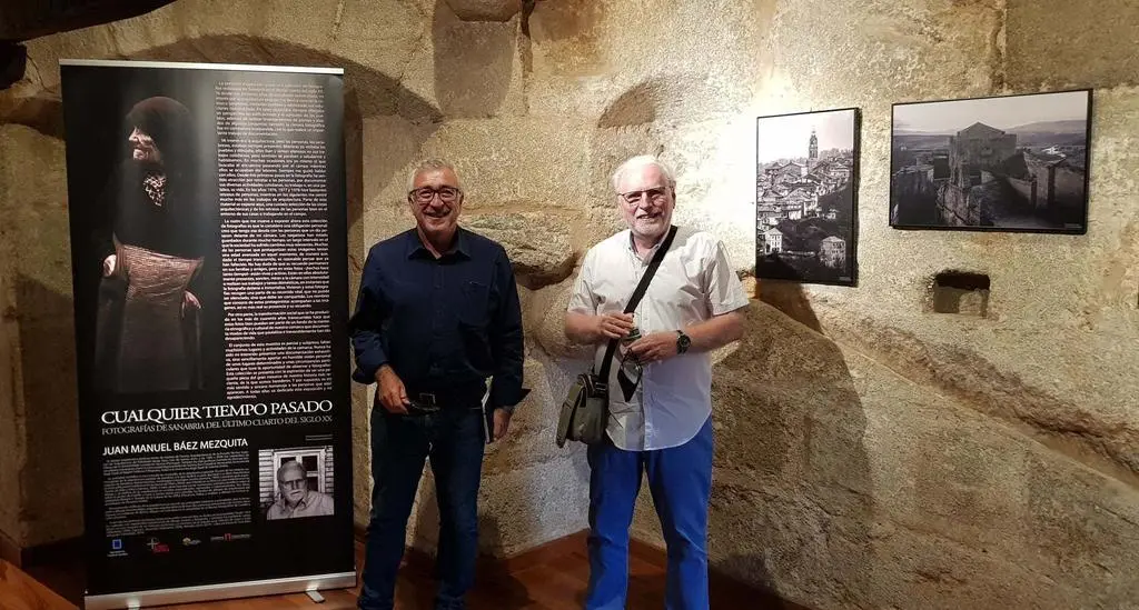 Ayto. Puebla de Sanabria. Juan Manuel Báez y José Fernández. Exposición Cualquier tiempo pasado