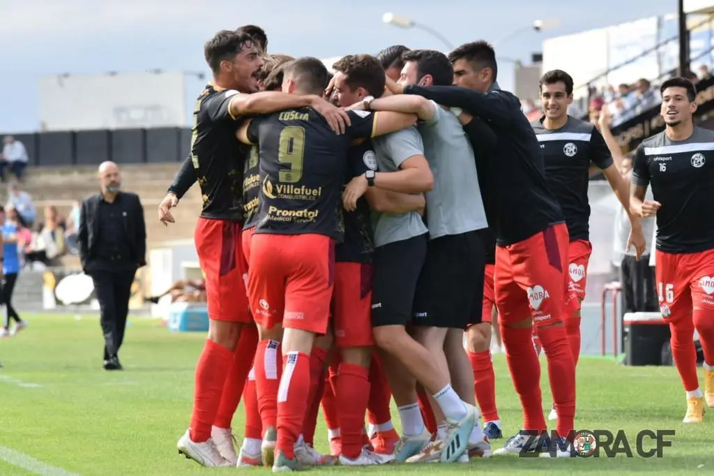 Gol de Jorge Fernández frente al CD Tudelano. | FOTO: Zamora CF