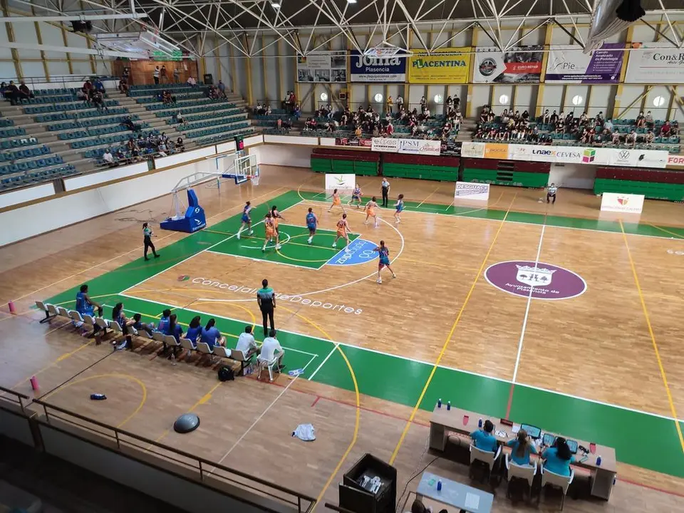 Partido entre el CD Zamarat y el Miralvalle. | FOTO: CP Miralvalle