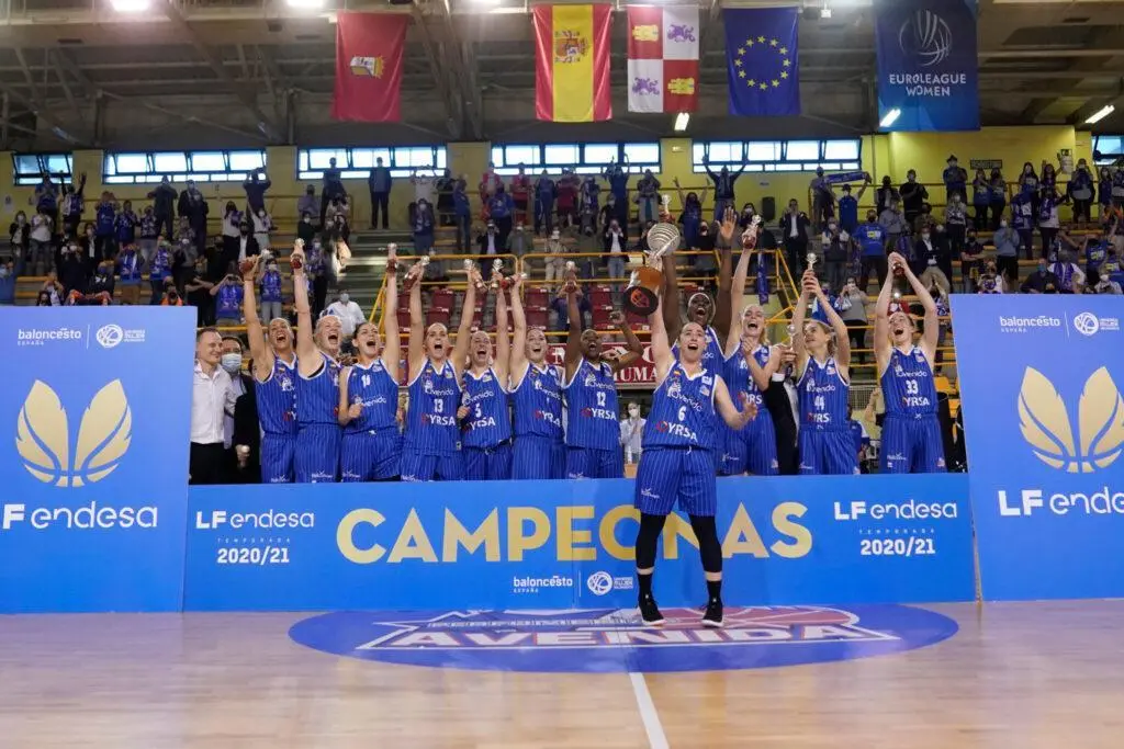 FASE FINAL 3º PARTIDO LF ENDESA 20/21
PABELLON SALAMANCA
6 MAYO 2021
FOTO: A.NEVADO / FEB

PERFUMERIAS AVENIDA vs VALENCIA BASKET