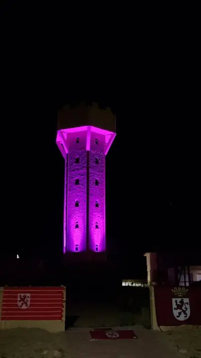 Depósito iluminado en Arcenillas
