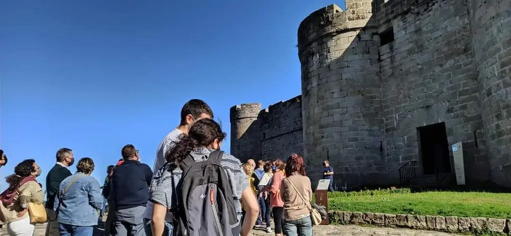 Colas para visitar el castillo de Puebla de Sanabria