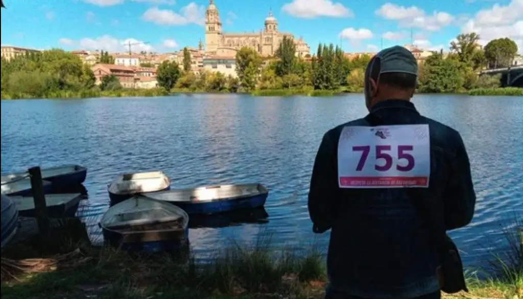 Un participante de la marcha virtual de Asprosub