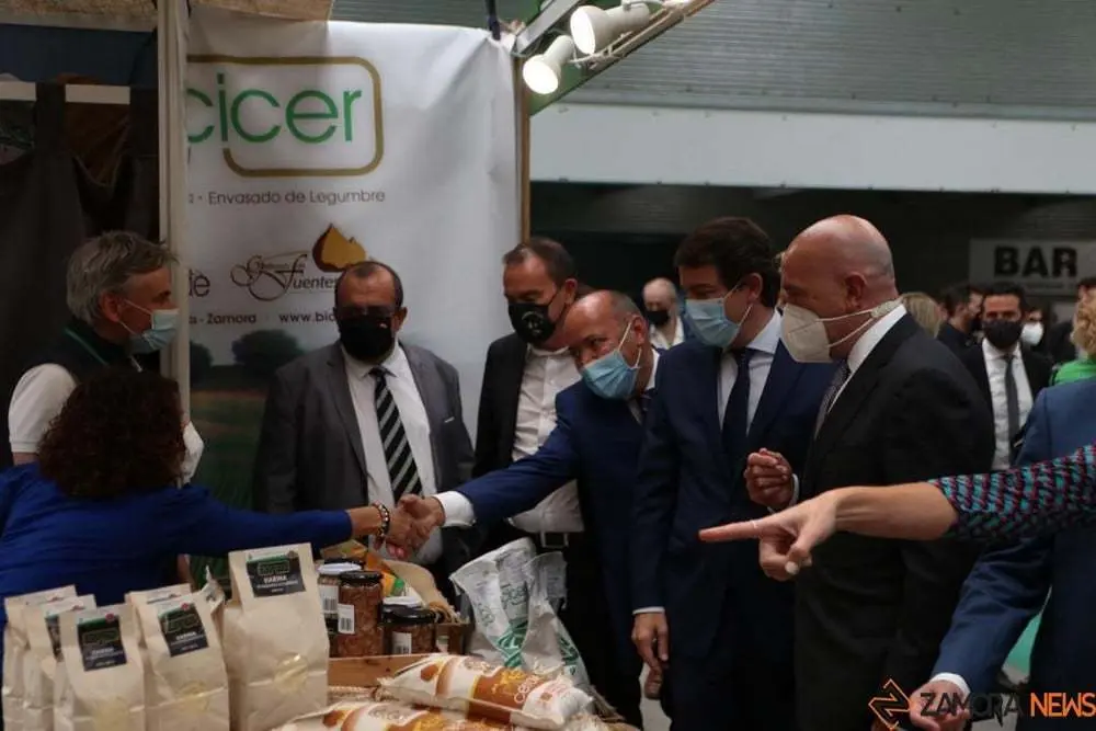Mañueco durante la inauguración de la feria Ecocultura en Ifeza