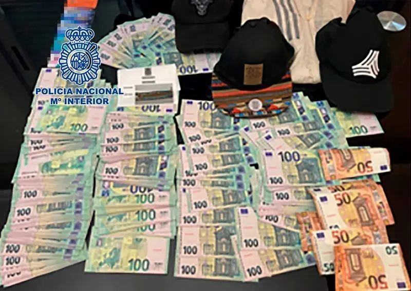 Dinero incautado por los agentes al detenido. Foto Policía Nacional