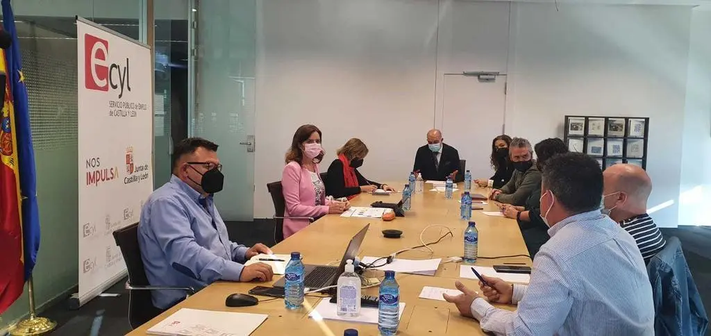 Reunión con las organizaciones sindicales y empresariales más representativas del sector de la hostelería