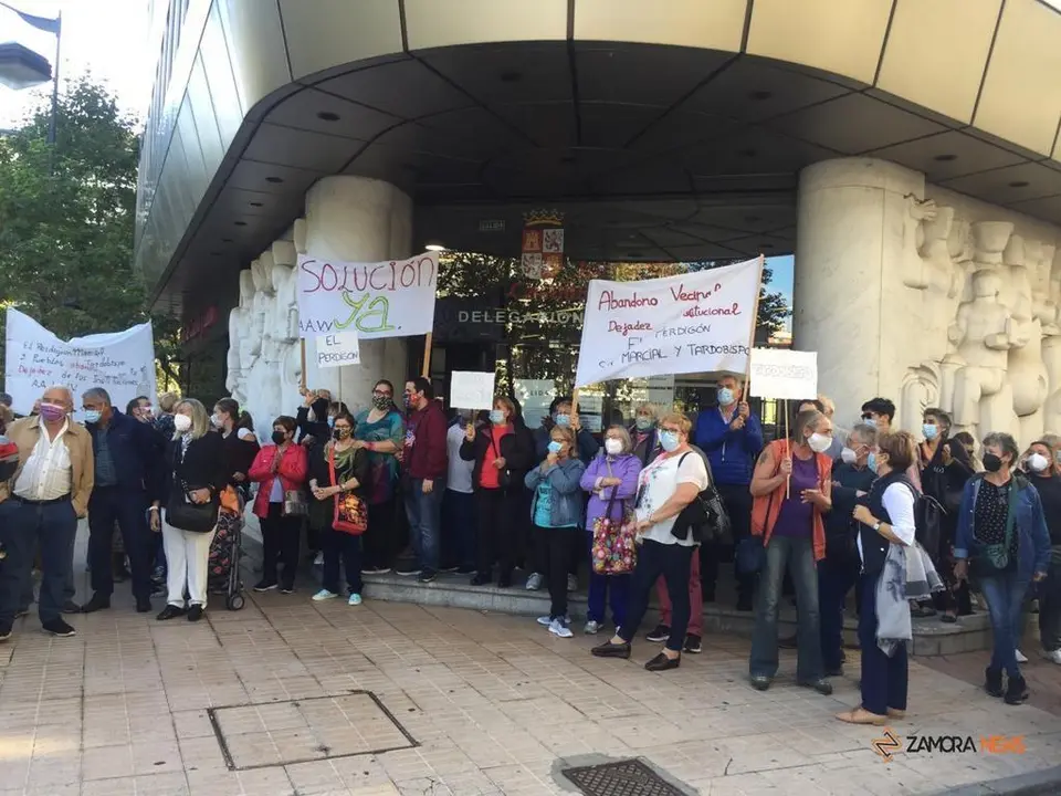Protesta de los vecinos de El Perdigón, San Marcial y Tardobispo