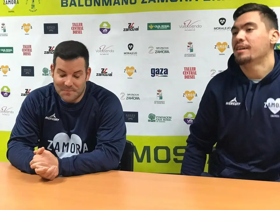 Iván López, entrenador del BM Zamora en rueda de prensa.