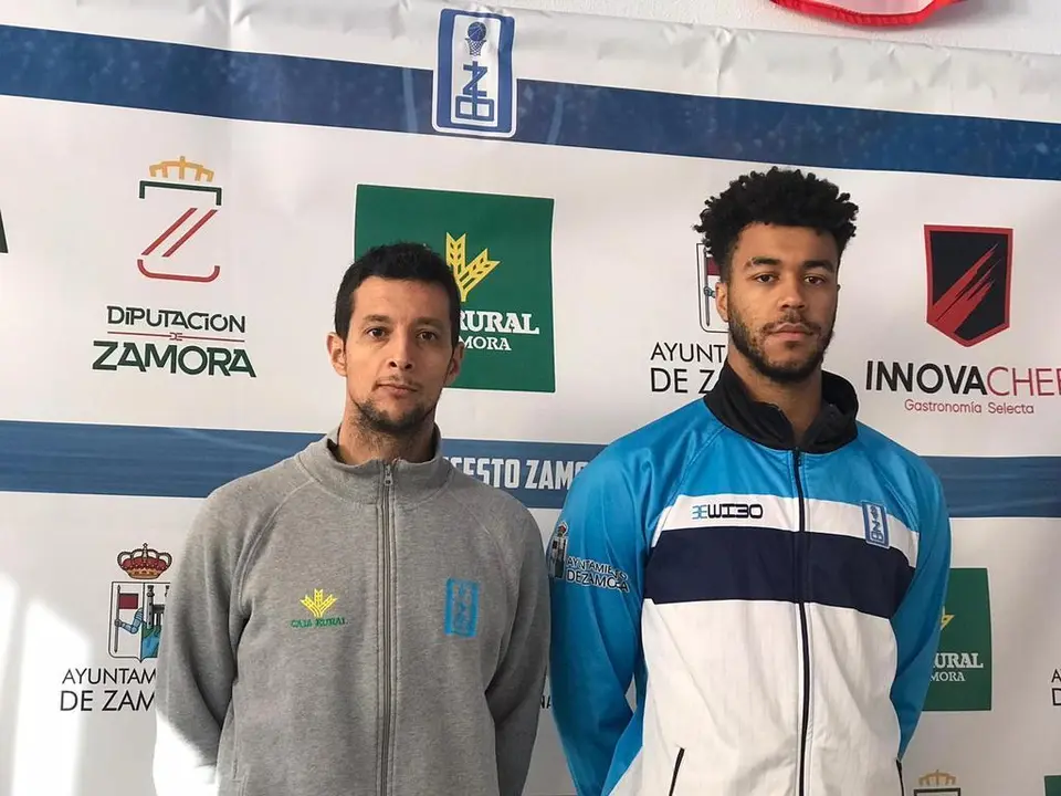 Saulo Hernández e Ismael Tamba, de CB Zamora en la rueda de prensa previa al partido contra Ponferrada.