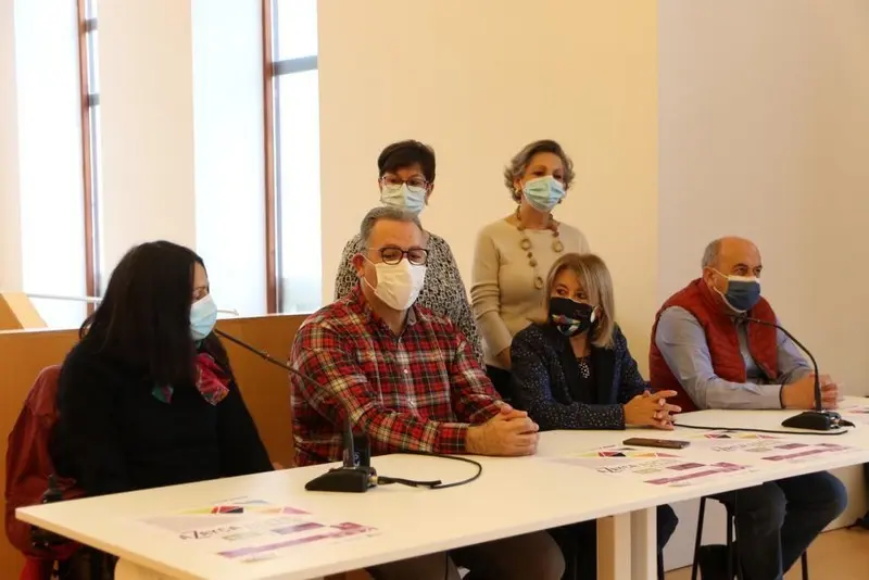 Presentación de la muestra de Arte Solidario en la Diputación de Zamora