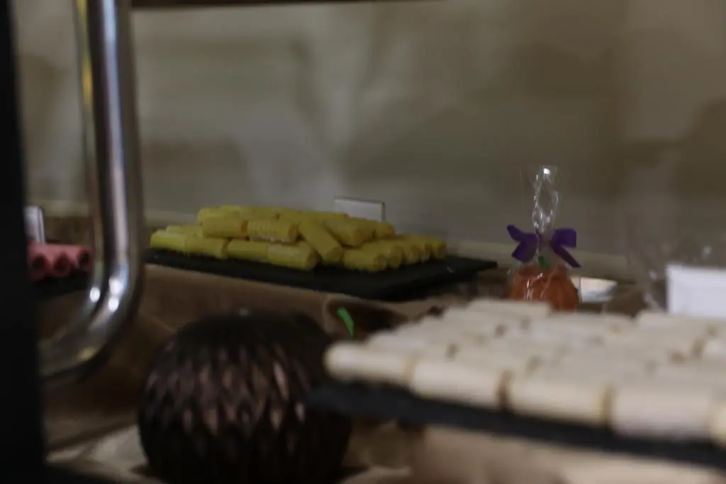 HUESOS DE SANTO  (5)