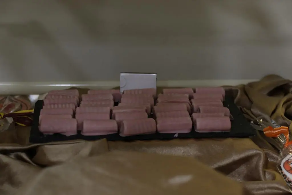 HUESOS DE SANTO  (7)