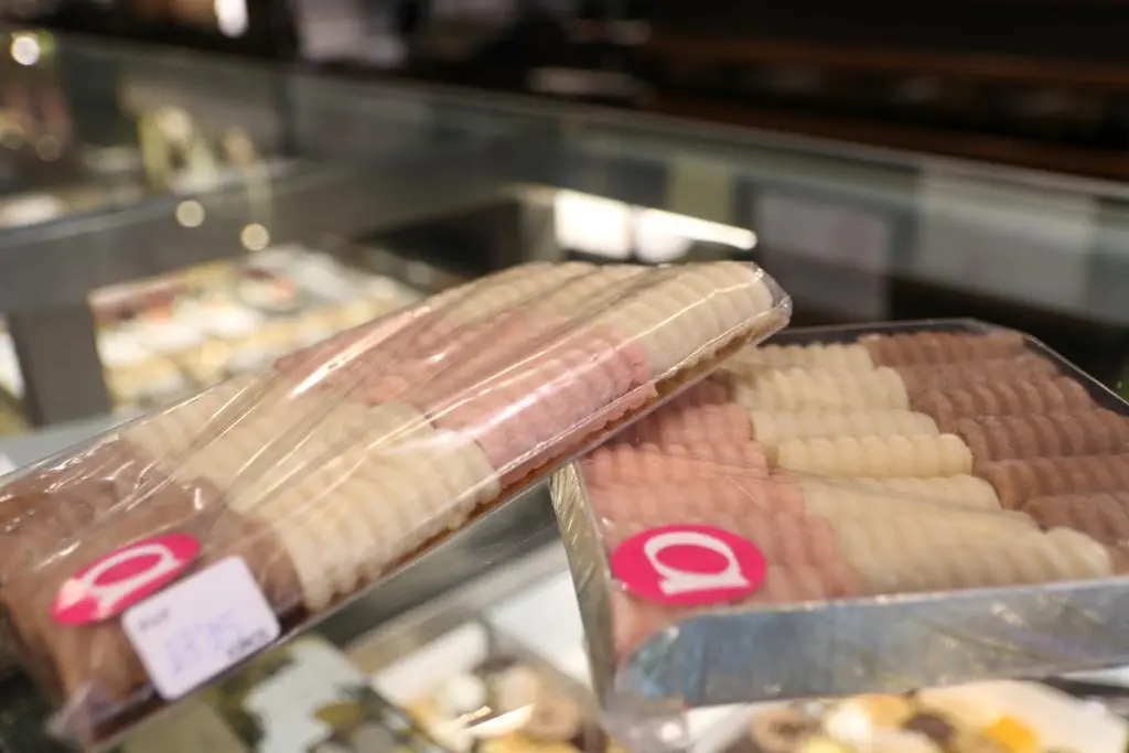 HUESOS DE SANTO  (9)