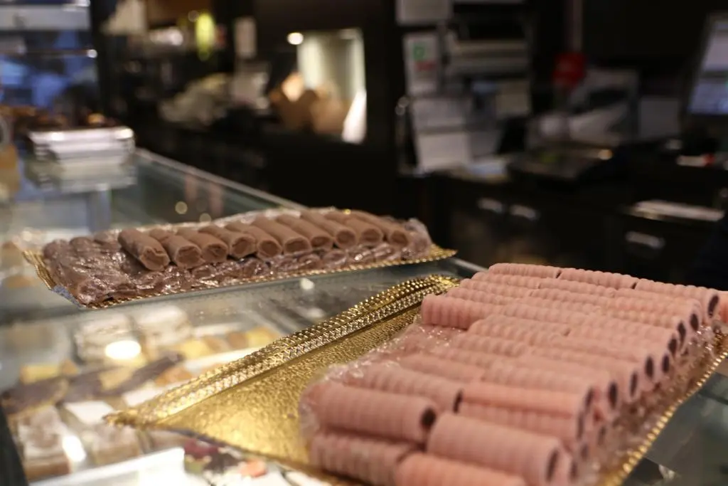 HUESOS DE SANTO  (17)