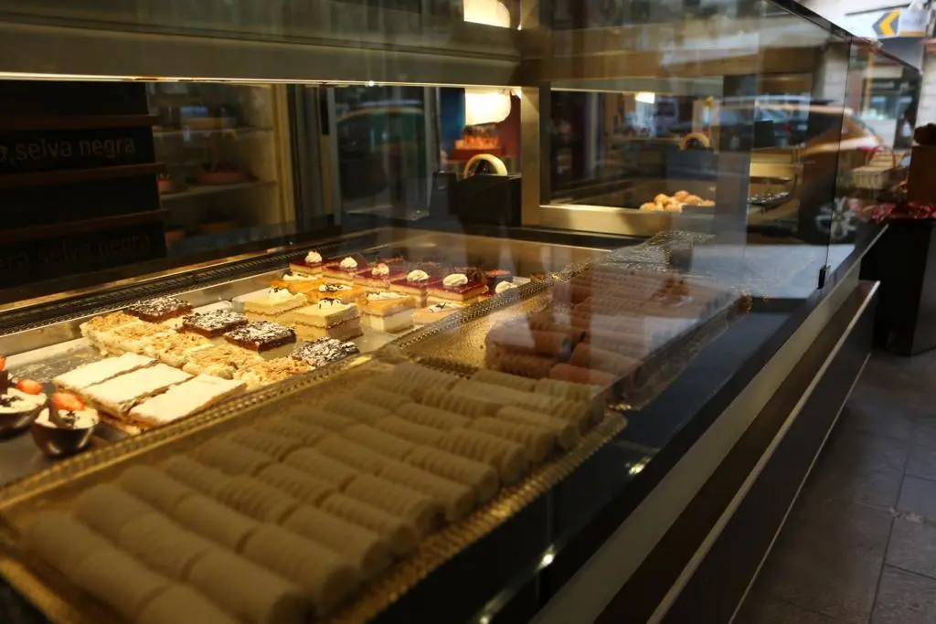 HUESOS DE SANTO  (19)