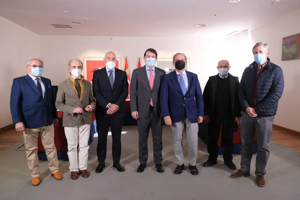 PRESIDENTE+REUNIÓN+ASOCIACIÓN+TOROS+LIDIA-5