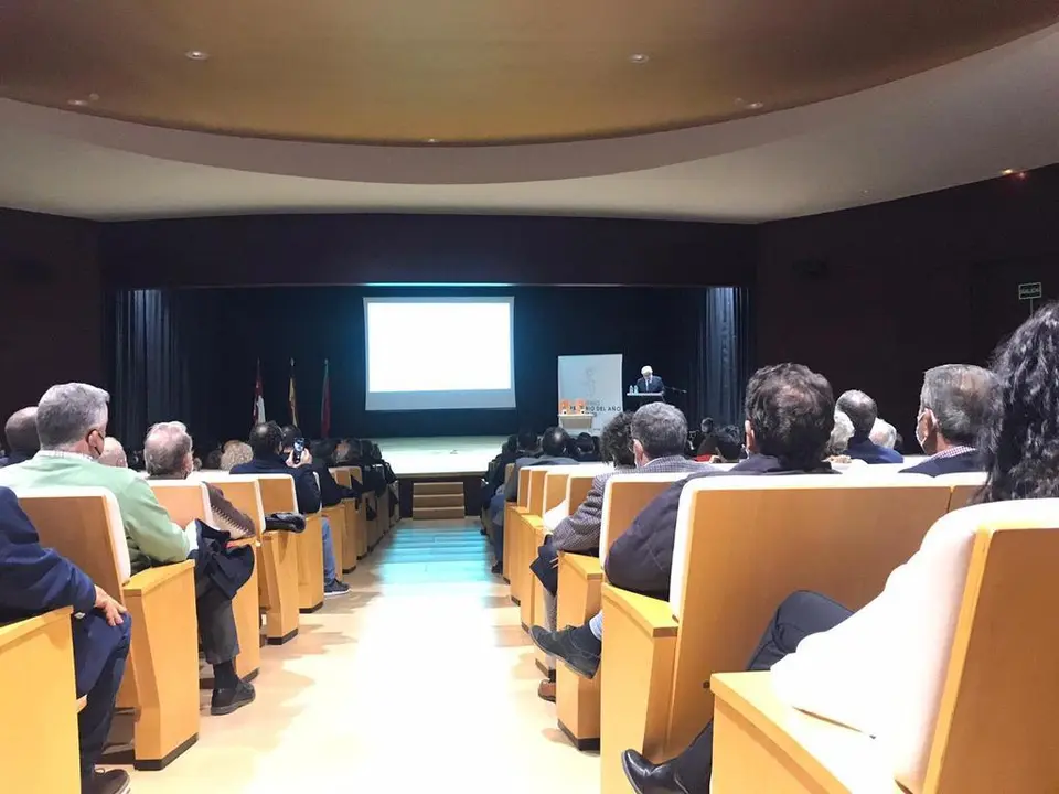 El salón de actos del Campus Viriato se convertía en el escenario para la entrega de los Premios Empresario del Año correspondientes a las ediciones 2019 y 2020 por parte de la CEOE Cepyme de Zamora. | FOTO: Zamora News