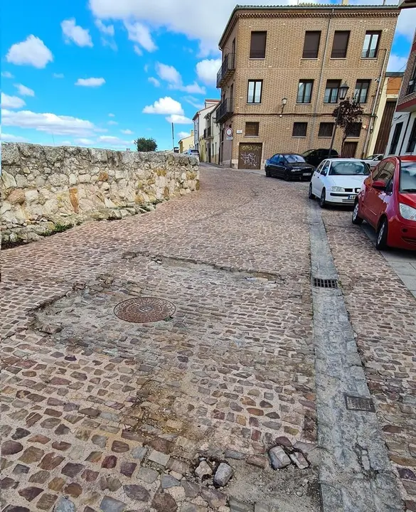 Suelo empredrado en Ronda Santa María la Nueva