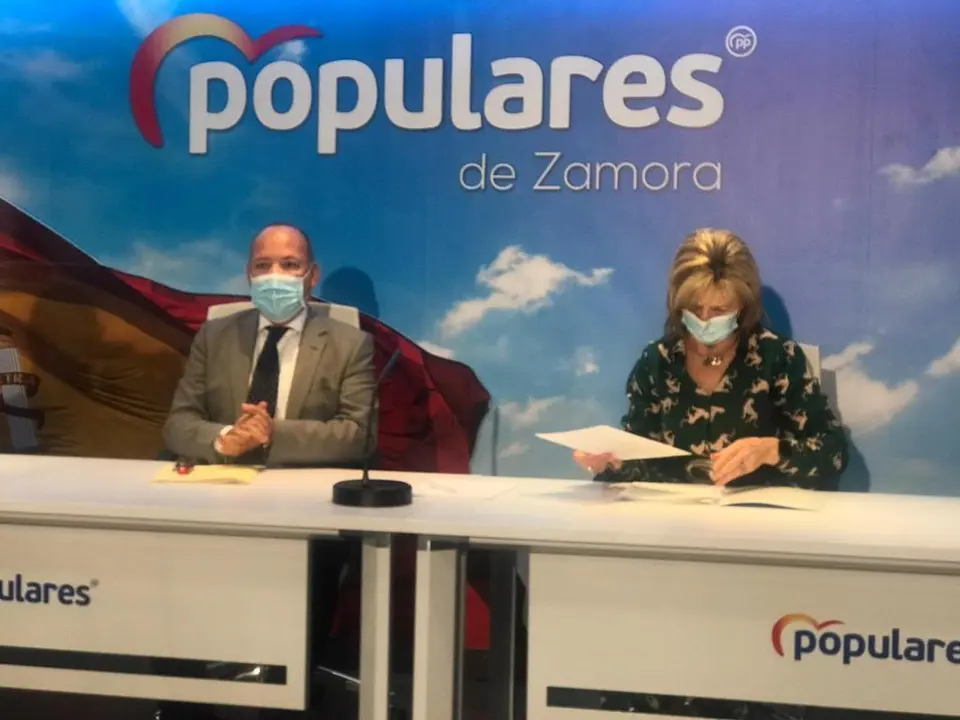 El senador popular, José María Barrios y la diputado en el Congreso de los Diputados, Elvira Velasco. | FOTO: Zamora News