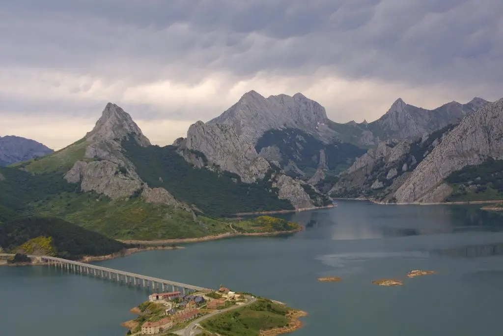 Riaño embalse