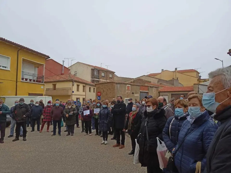 Concentración en Tábara en defensa de la Sanidad Pública